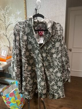 Boyfriend fit Floral Button-Down Shirt - Olive & Cream